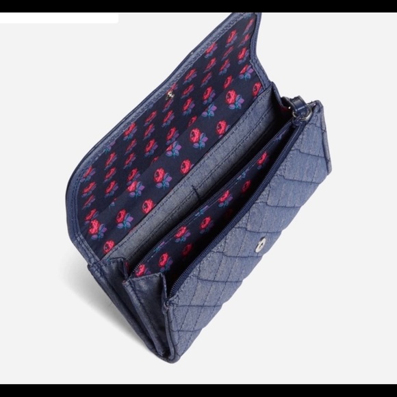 VERA BRADLEY TRIMMED WRISTLET IN blue DENIM - NEW - Picture 2 of 6